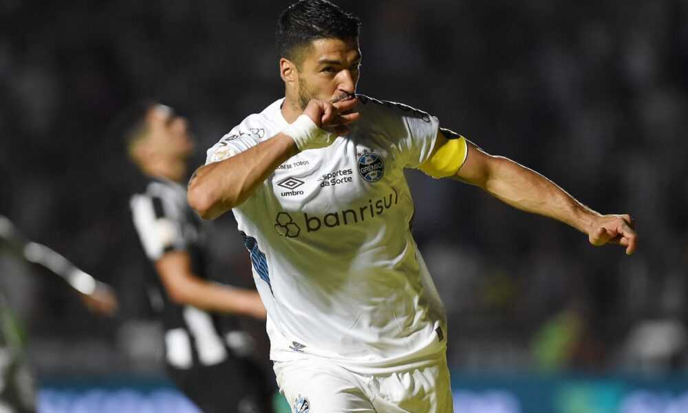em-noite-de-suarez,-gremio-supera-botafogo-por-4-a-3-de-virada