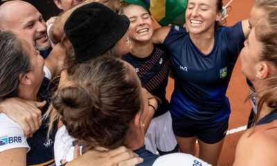 tenis:-laura-pigossi-faz-1o-jogo-do-brasil-no-billie-jean-king-cup