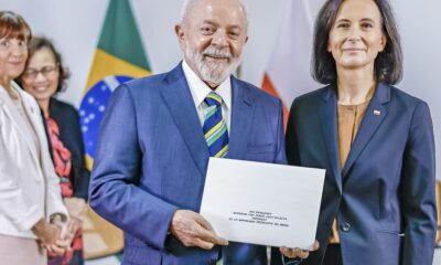 lula-recebe-credenciais-de-13-novos-embaixadores