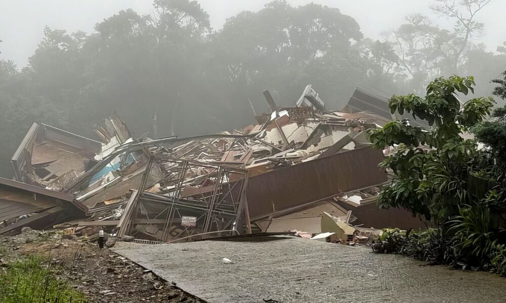 predio-desaba-em-gramado-por-causa-do-grande-volume-de-chuvas 