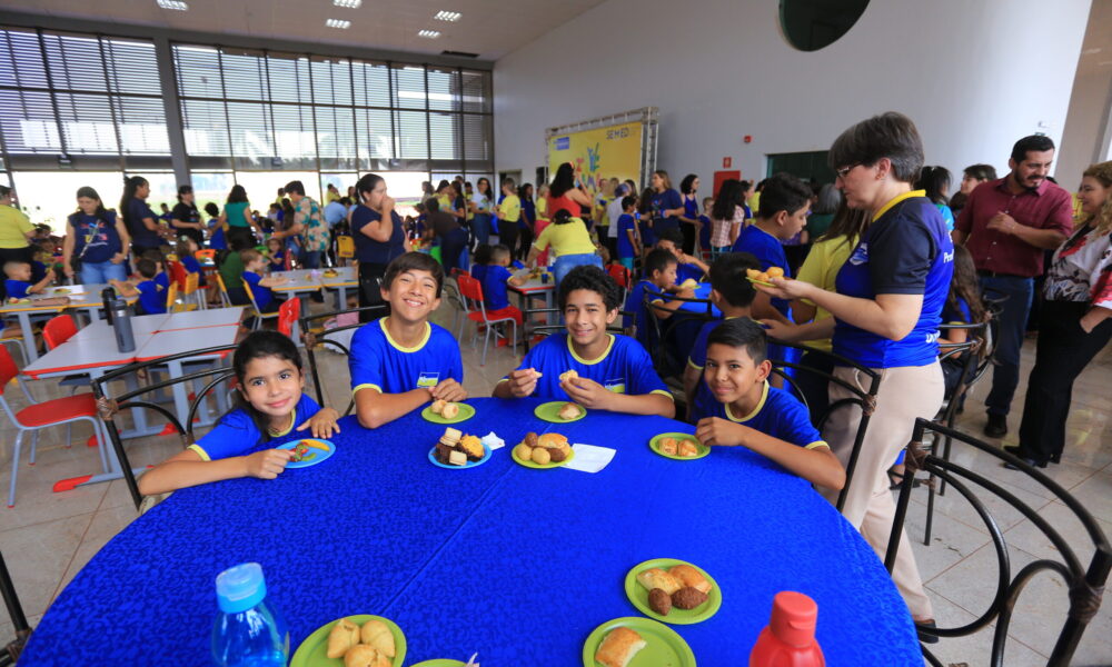 quase-300-alunos-da-reme-participam-do-“cafe-com-o-prefeito”-no-centro-de-convencoes-|-portal-prefeitura-de-dourados