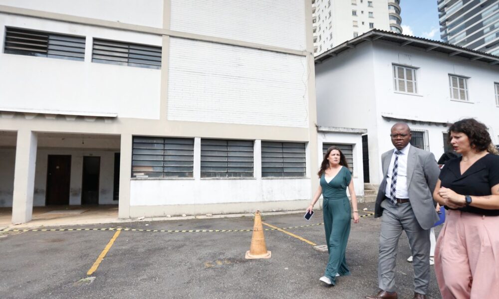 silvio-almeida-conhece-projeto-para-centro-de-memoria-da-ditadura