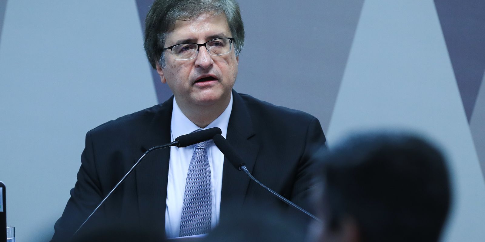 em-sabatina,-gonet-comenta-cotas-raciais-e-direitos-da-populacao-lgbt+