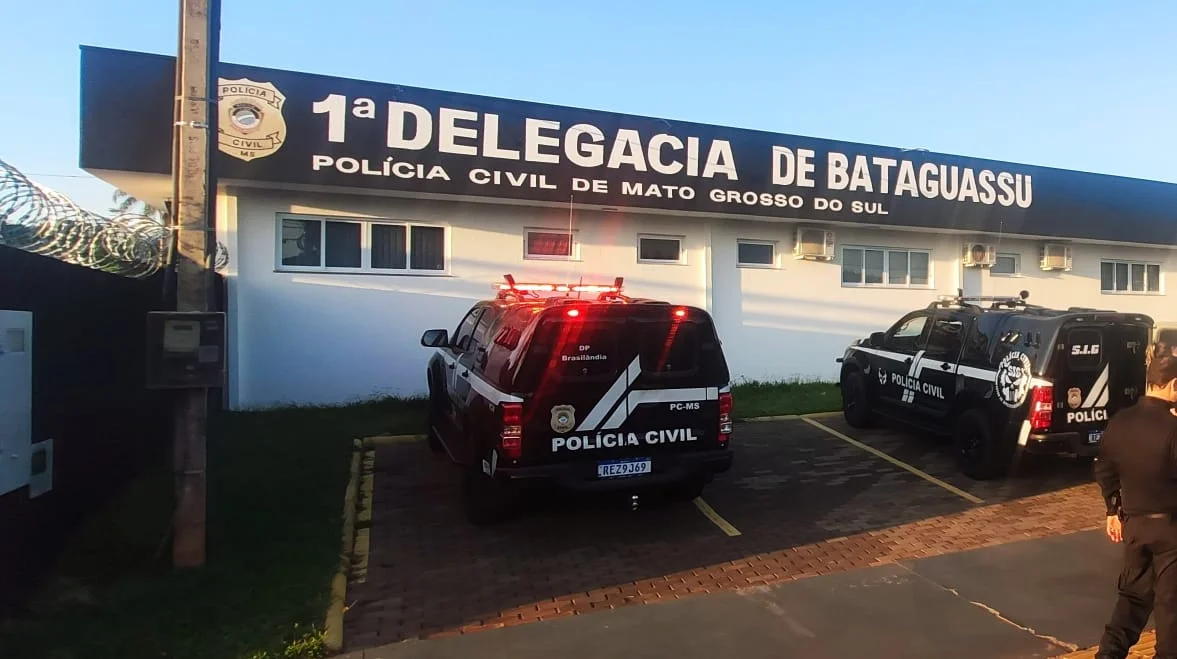 homem-de-53-anos-e-encontrado-morto-com-faca-em-seu-peito-e-policia-investiga-o-caso