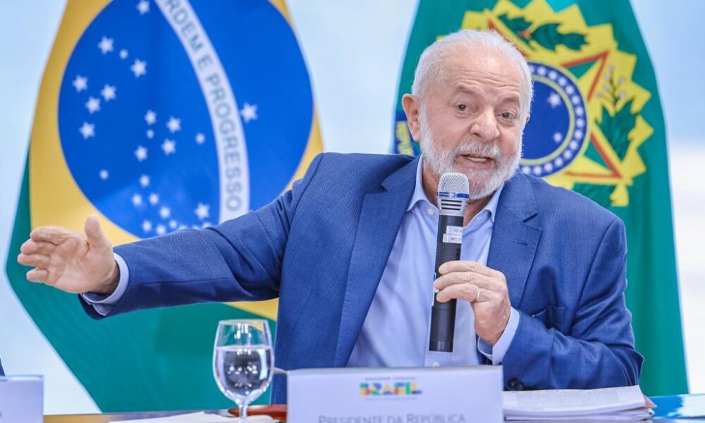 lula-a-favaro:-chineses-vao-ajudar,-mas-nao-vao-comprar-tudo-que-o-pais-produz