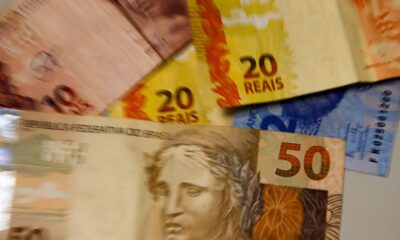 lula-assina decreto-que-reajusta-salario-minimo-para-r$-1.412