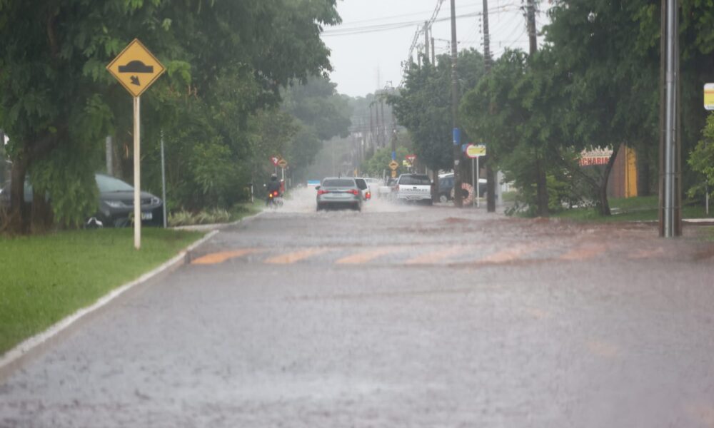 temperatura-despenca-quase-10°c-com-chuva-de-65-mm-e-ventos-de-84-km/h-em-campo-grande