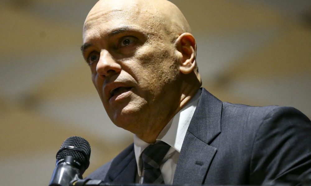 tse-manda-policia-federal-apurar-filiacao-falsa-de-lula-ao-pl