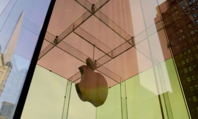 apple-abre-2024-sob-pressao-e-atras-de-pares-em-ny,-mas-analistas-veem-oportunidade