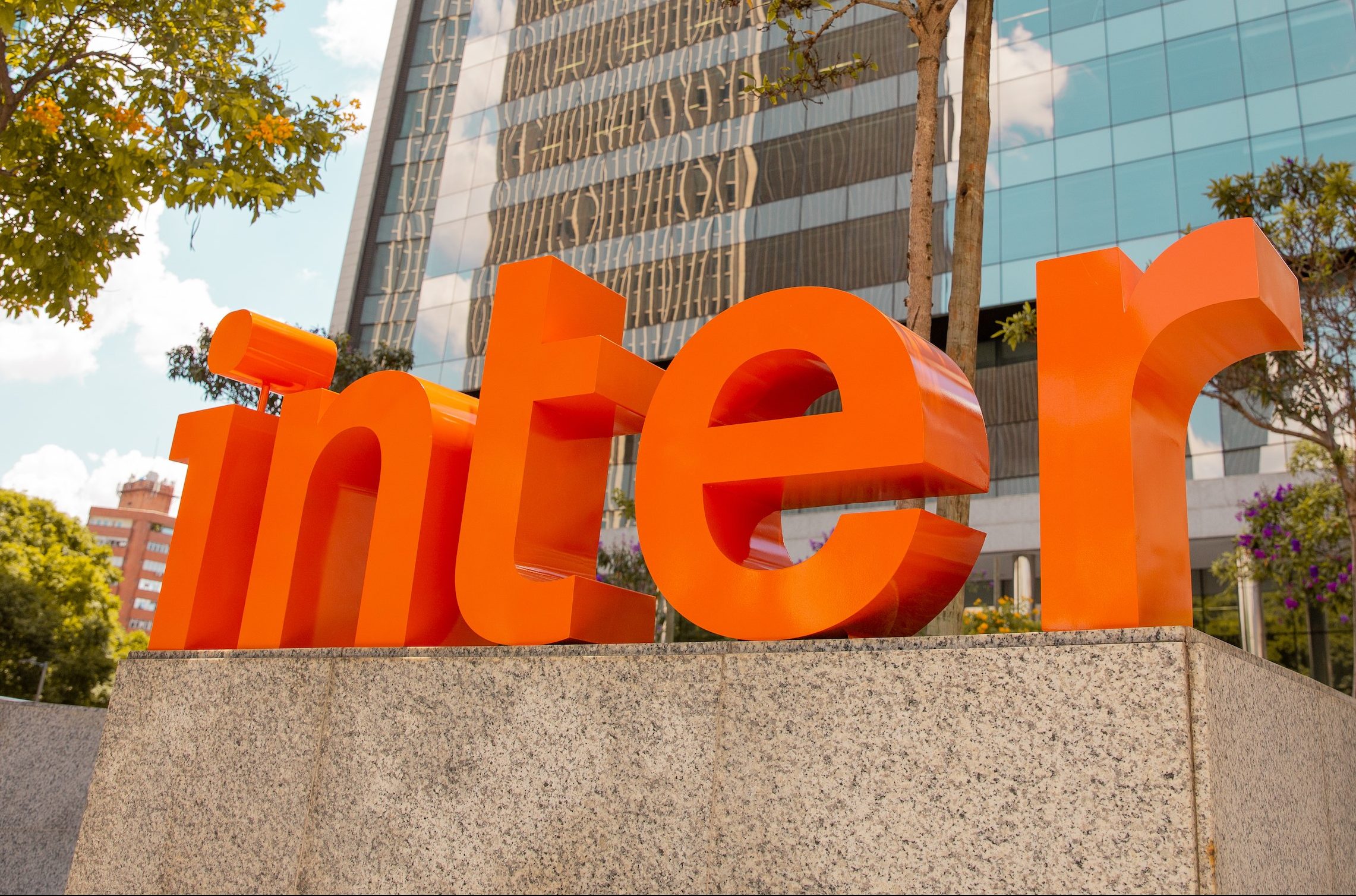 inter&co-(inbr32)-anuncia-follow-on-de-ate-32-milhoes-de-acoes-nos-eua