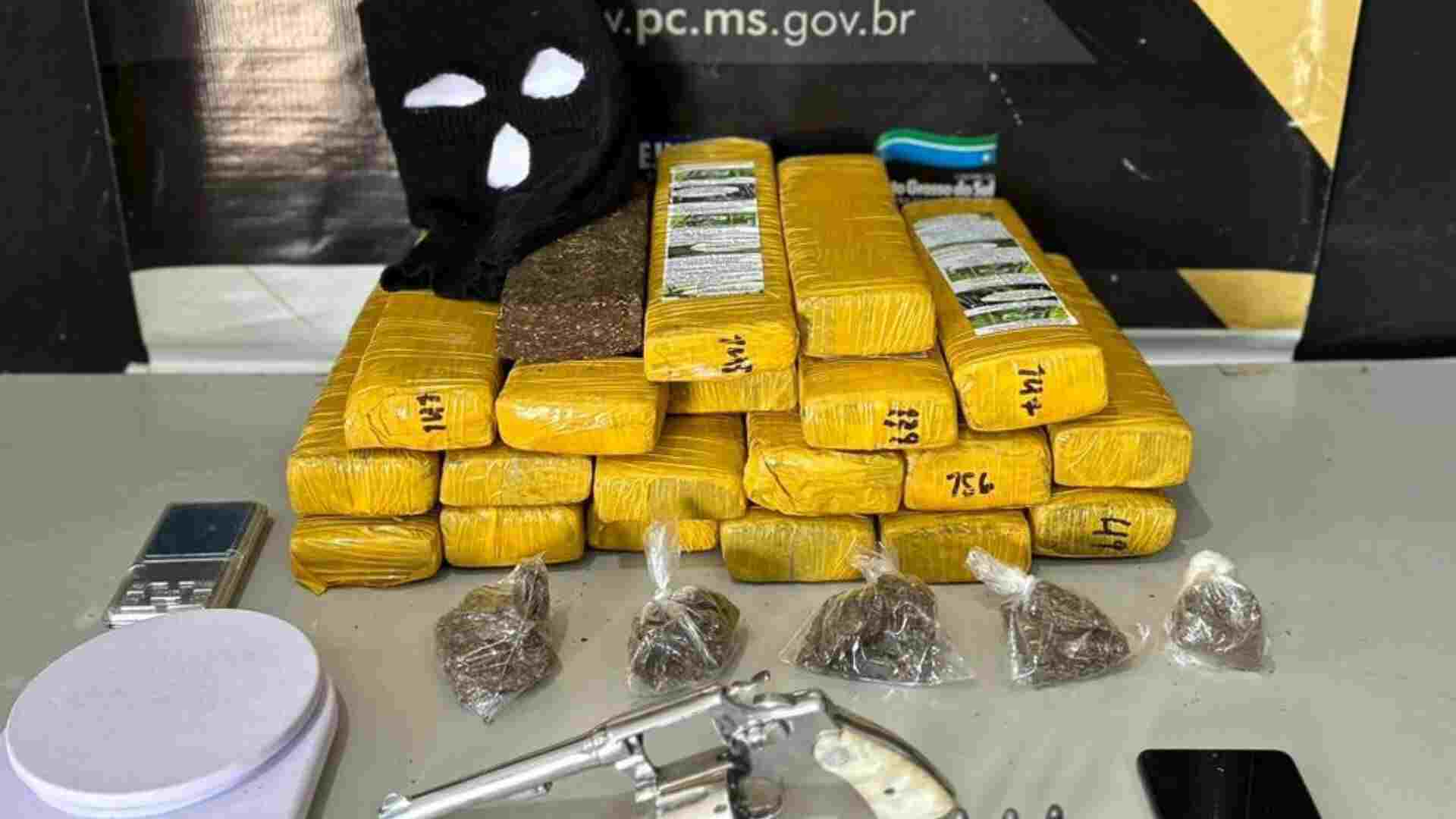 foragido-do-semiaberto-e-preso-com-mais-de-14-quilos-de-maconha-e-revolver-em-dourados