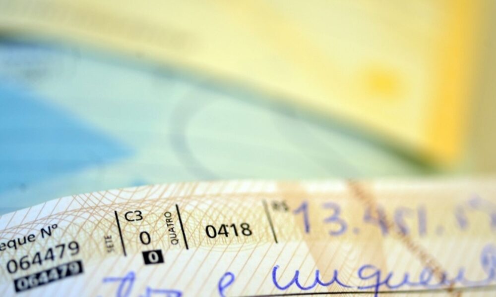 uso-de-cheques-no-brasil-cai-95%-desde-1995