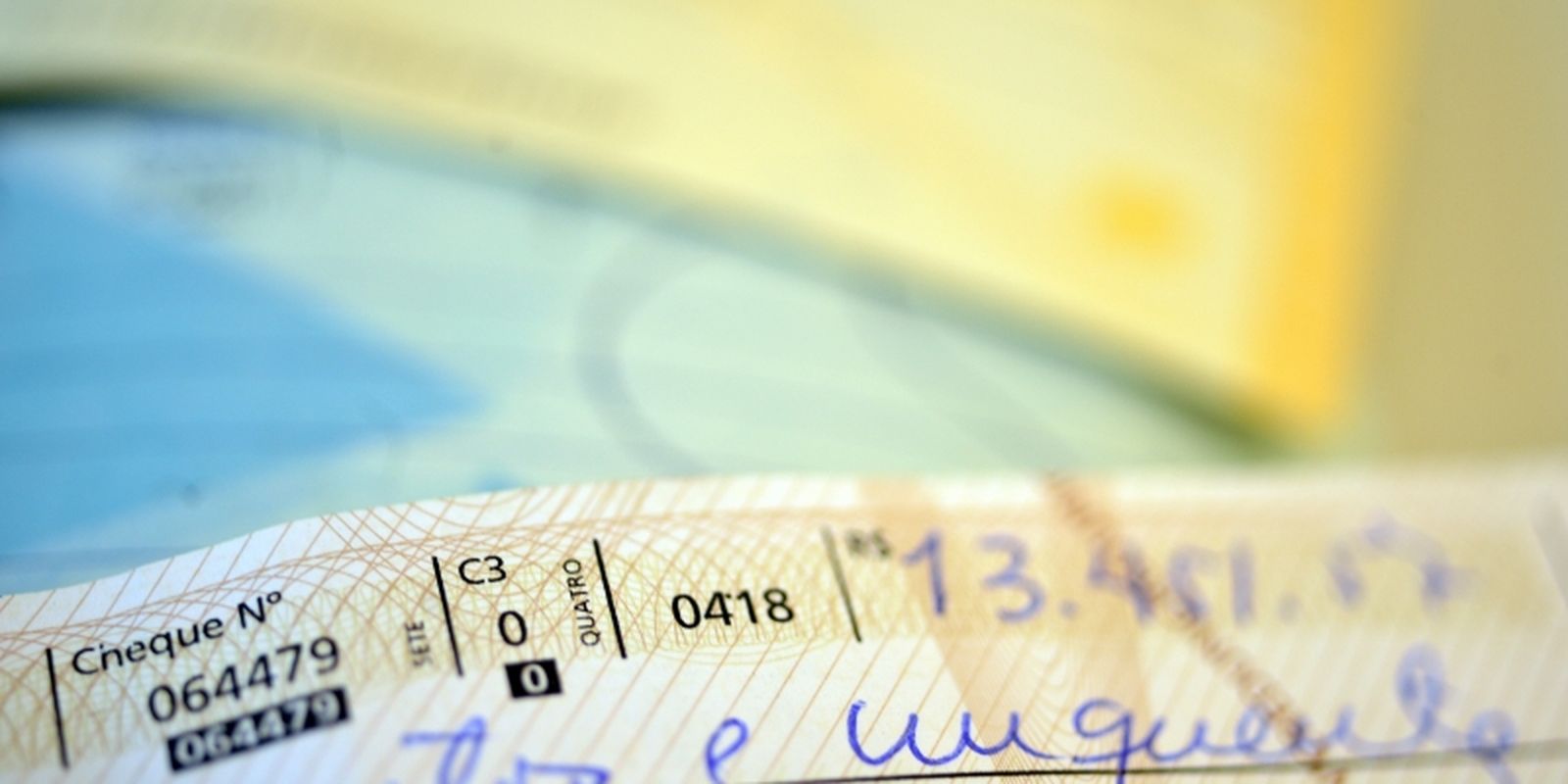 uso-de-cheques-no-brasil-cai-95%-desde-1995