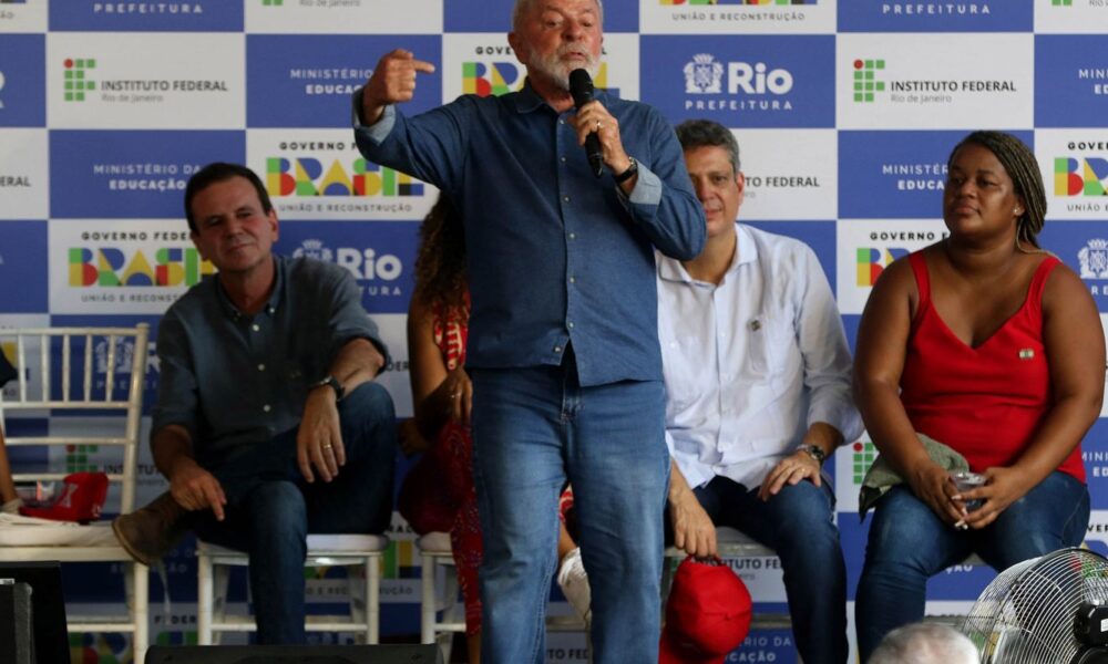 lula-lanca-pedra-fundamental-do-ifrj-no-complexo-do-alemao
