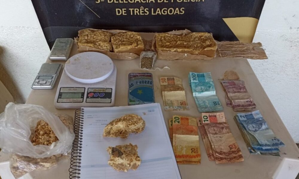 em-entreposto-de-droga,-policia-apreende-mais-de-dois-quilos-de-crack-em-bar