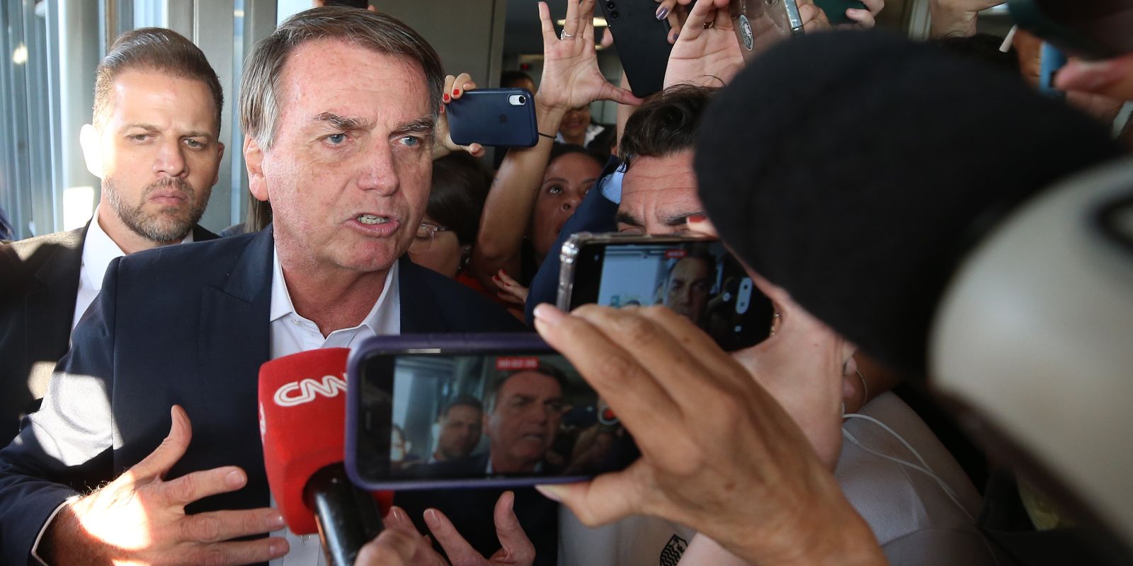 passaporte-de-bolsonaro-e-entregue-as-autoridades