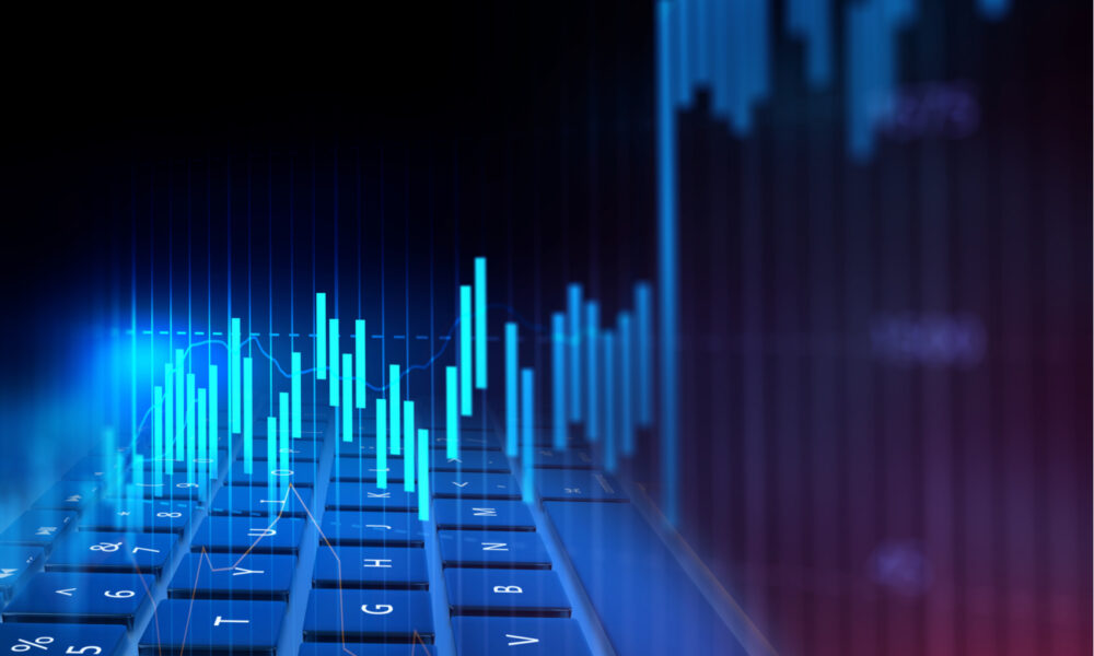 bolsas-de-ny-ficam-mistas-e-s&p-500-fecha-acima-de-5-mil-pontos-pela-1a-vez-na-historia