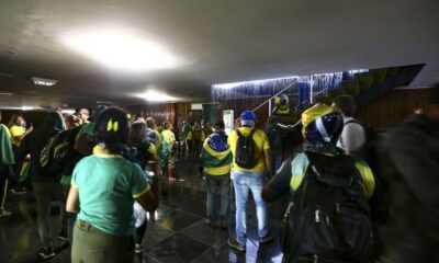 moraes-vota-para-condenar-mais-15-reus-pelos-ataques-de-8-de-janeiro-–-folha-de-dourados-–-noticias-de-dourados-ms-e-regiao