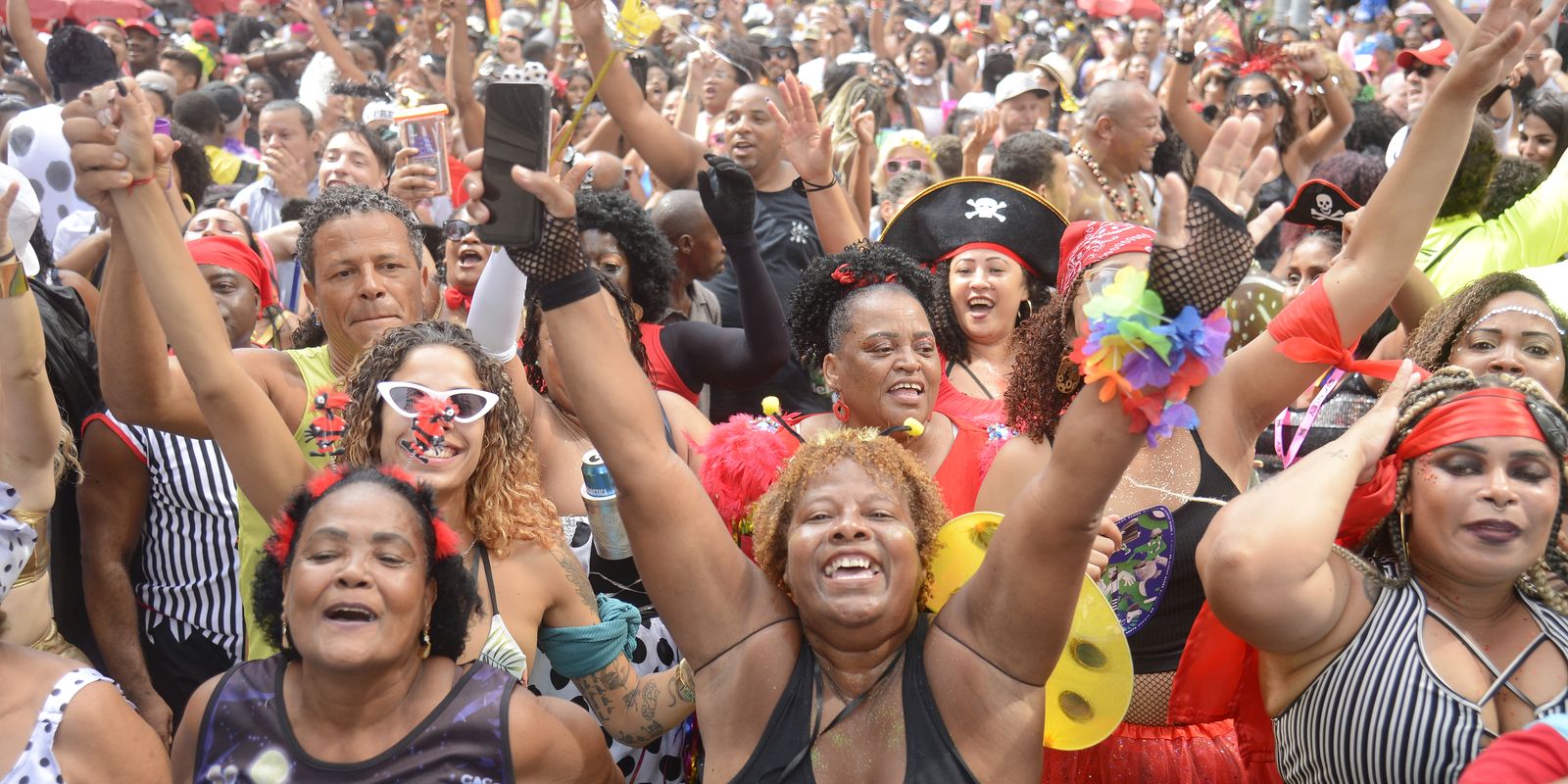 hoje-e-dia:-semana-carnavalesca-tem-ainda-radio-e-mulheres-na-ciencia