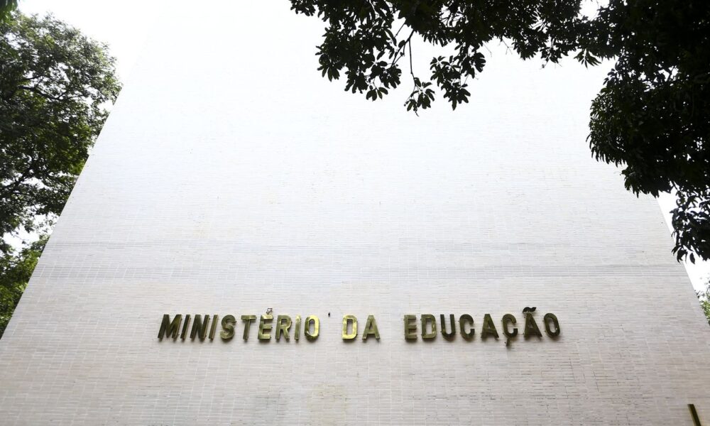 governo-deve-repassar-r$-19-bilhoes-do-salario-educacao-em-2024