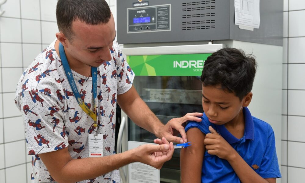 secretaria-abre-unidades-e-faz-itinerante-em-shoppings-para-vacinacao-neste-final-de-semana