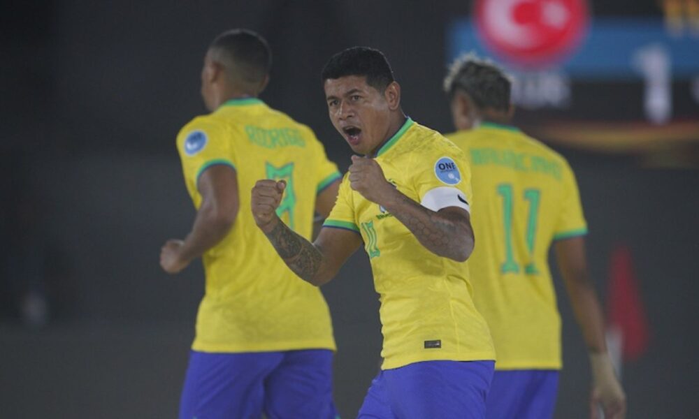 brasil-inicia-copa-do-mundo-de-beach-soccer-com-vitoria-sobre-oma
