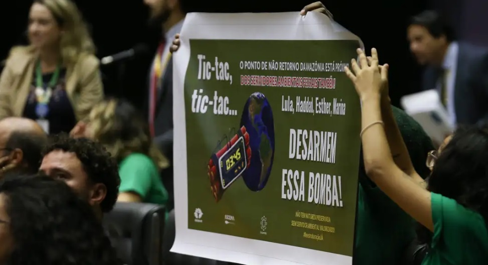 a-frente-do-combate-aos-crimes-ambientais,-ibama-completa-35-anos