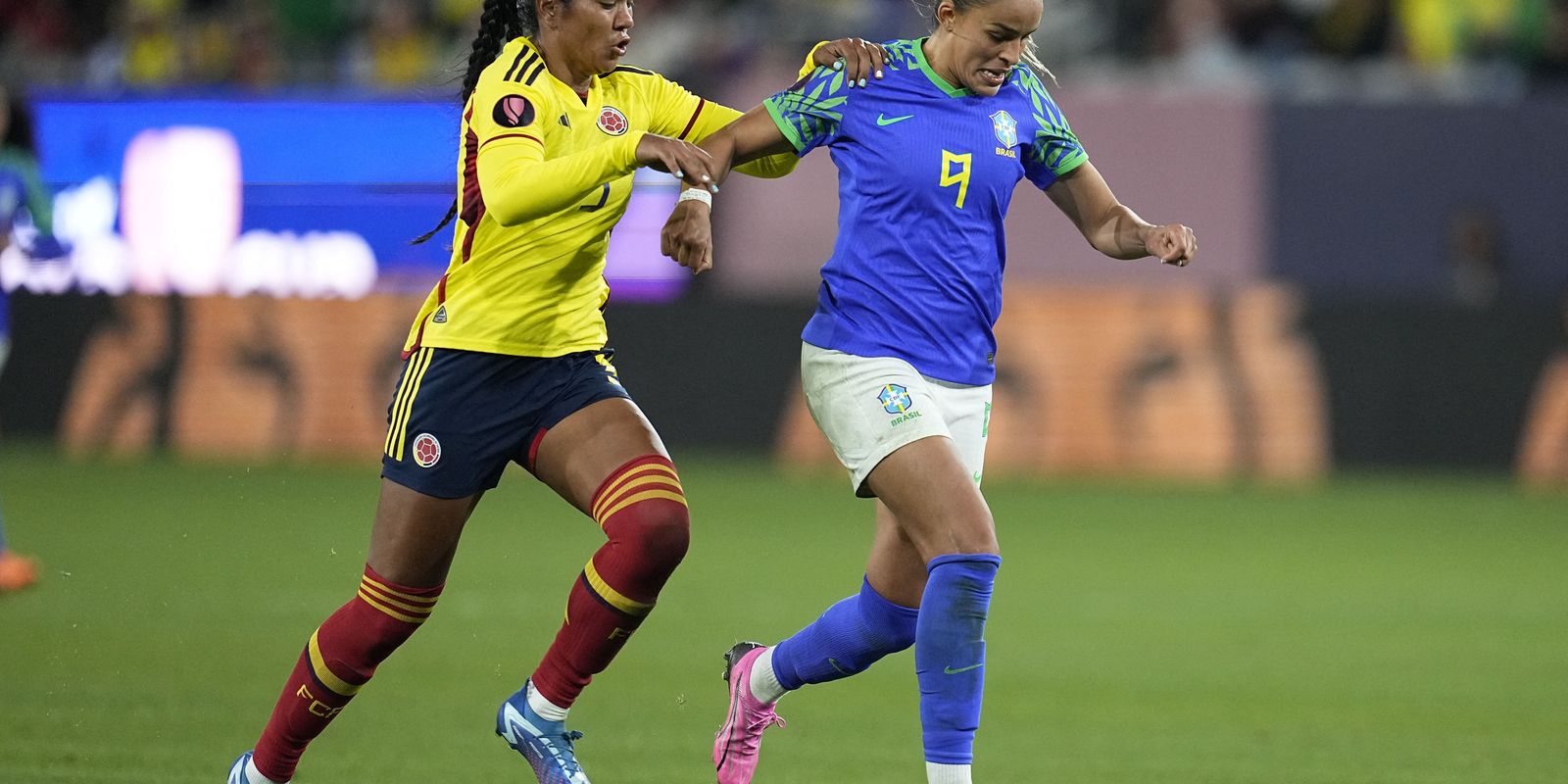 selecao-feminina-de-futebol-vence-e-se-classifica-na-copa-ouro