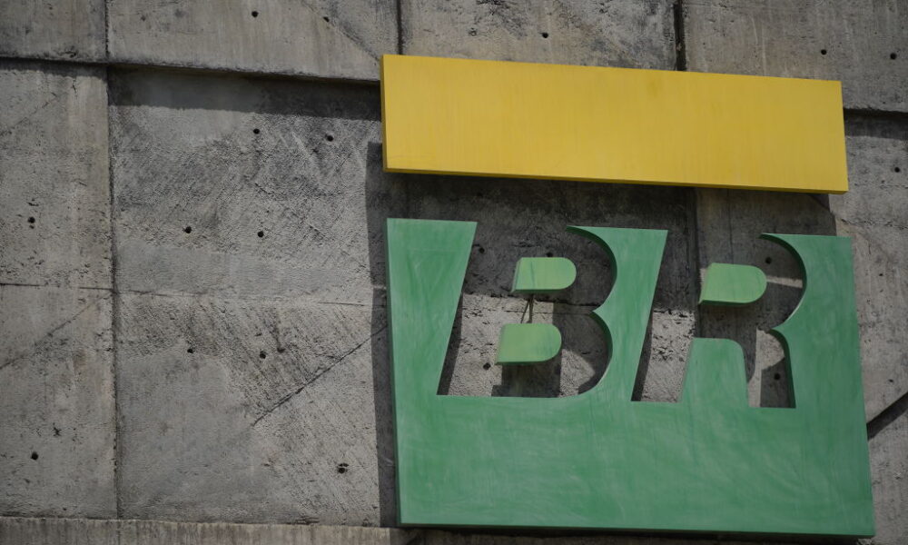 petrobras-(petr4)-eleva-preco-medio-do-querosene-de-aviacao-em-8,4%