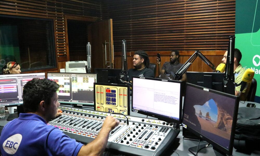 midia-publica-deve-ampliar-pluralidade-no-jornalismo,-diz-estudo