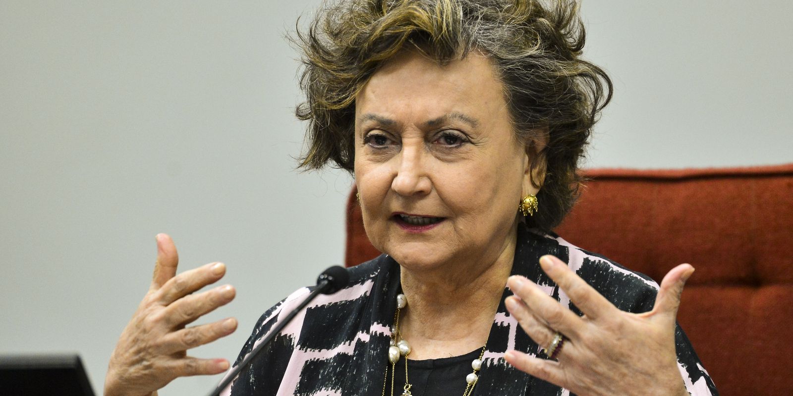 mulheres-na-ciencia:-premios-e-bolsas-sao-caminhos-para-equidade