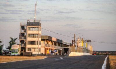 com-onda-de-calor,-altas-temperaturas-aumentam-dificuldade-para-provas-no-autodromo