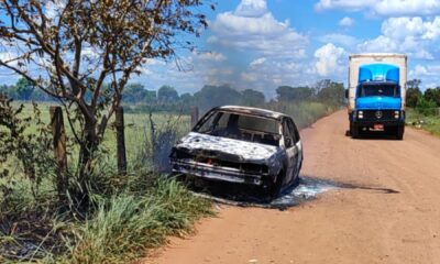 video:-corpo-em-chamas-e-encontrado-em-porta-malas-de-carro-em-estrada-vicinal-de-campo-grande