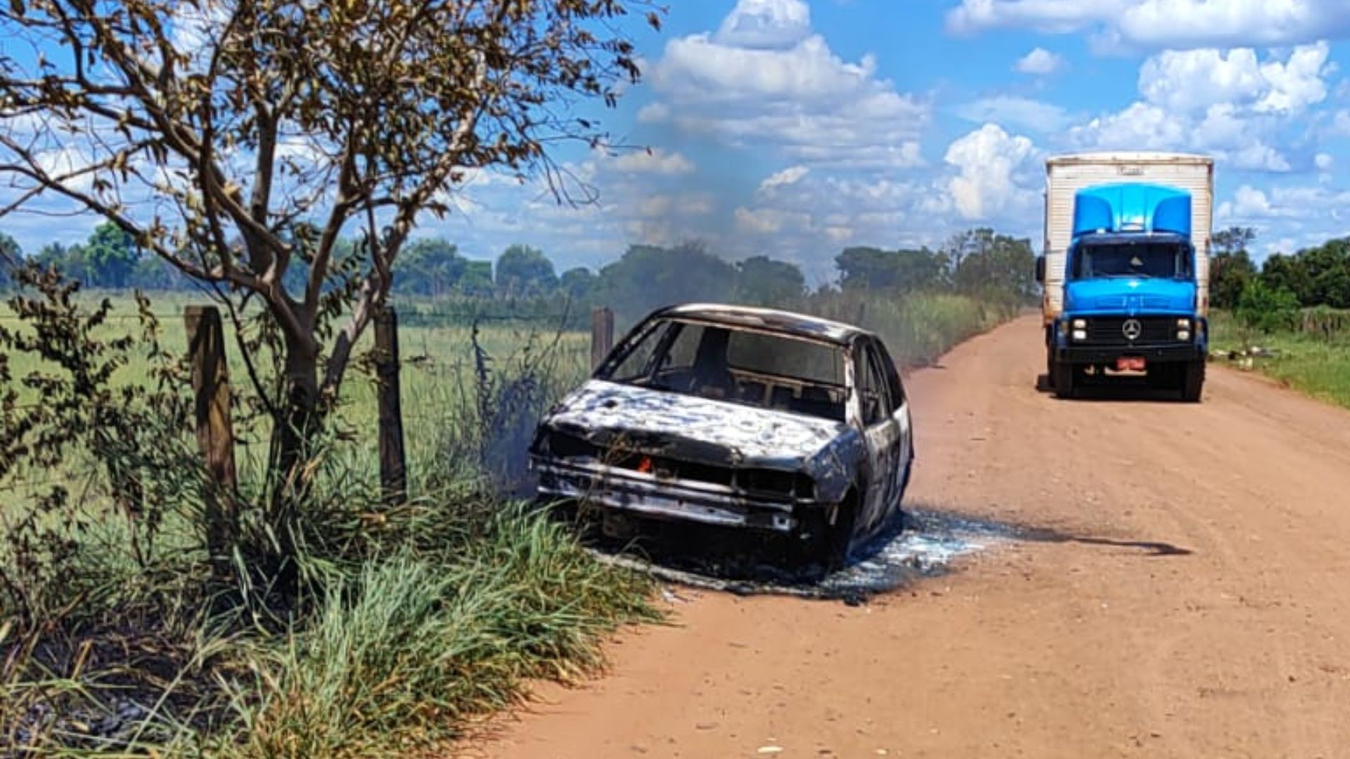 video:-corpo-em-chamas-e-encontrado-em-porta-malas-de-carro-em-estrada-vicinal-de-campo-grande