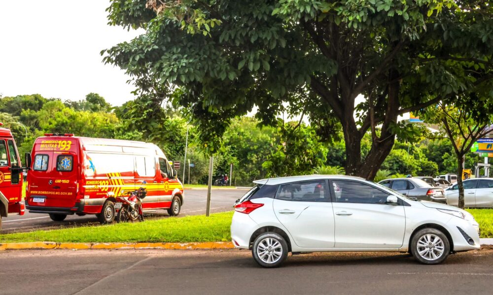 motorista-nao-ve-bicicleta-eletrica-e-mulher-fica-ferida-em-rotatoria-do-rita-vieira