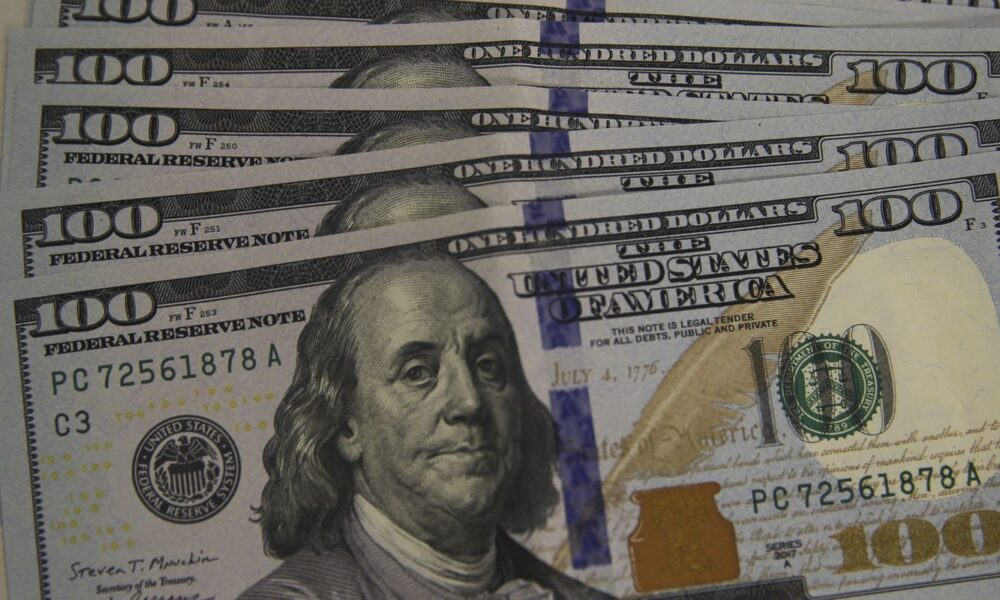 dolar-cai-para-r$-4,97-apos-decisao-de-banco-central-americano
