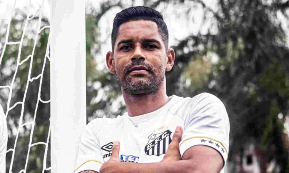 aderlan-treina-e-deve-reforcar-o-santos-na-final-do-paulistao