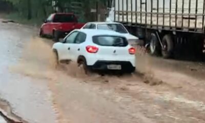 chuva-rapida-faz-o-tempo-virar-e-deixa-ruas-alagadas-em-campo-grande- 