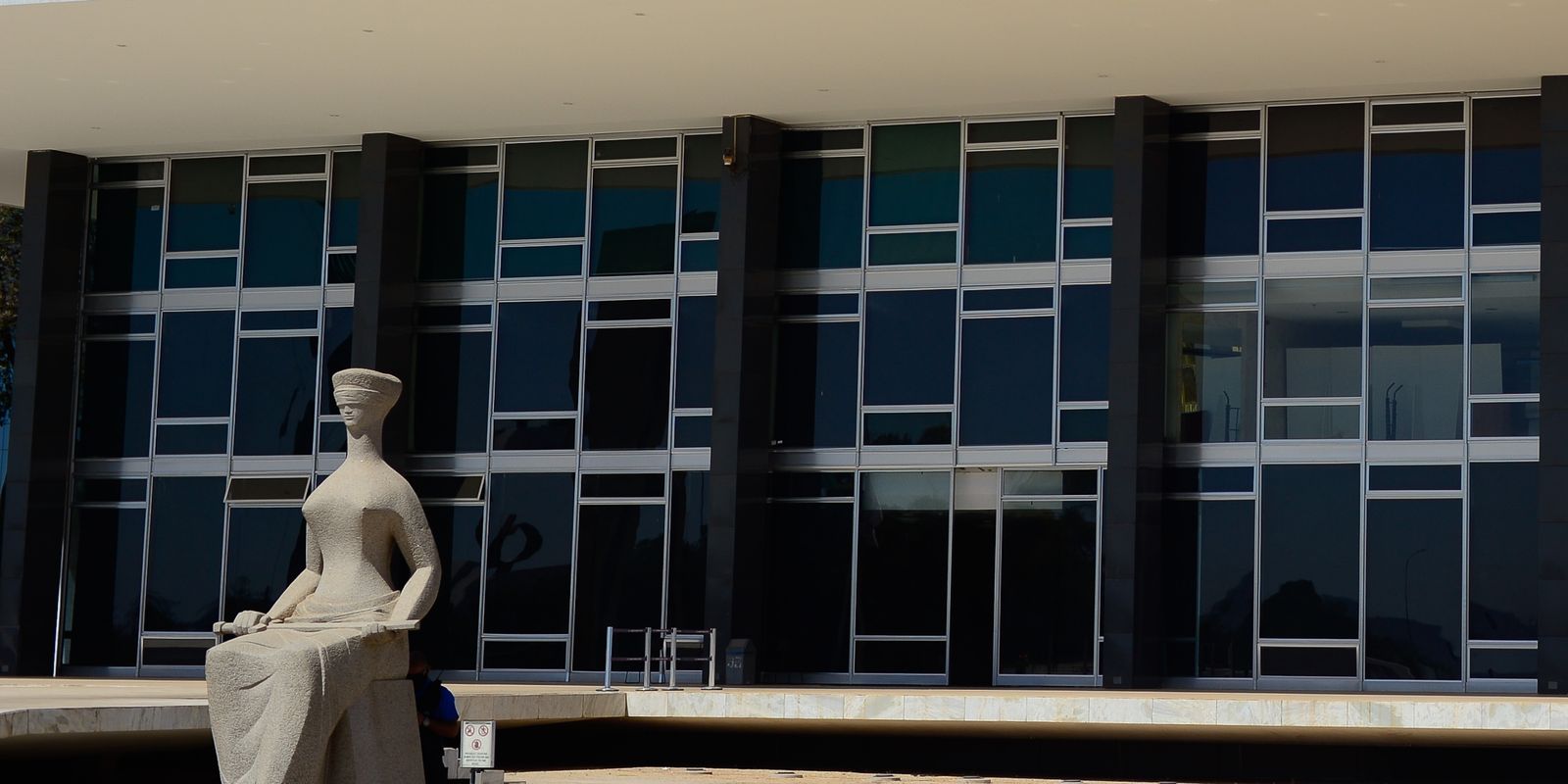 stf-tem-seis-votos-contra-“poder-moderador”-das-forcas-armadas