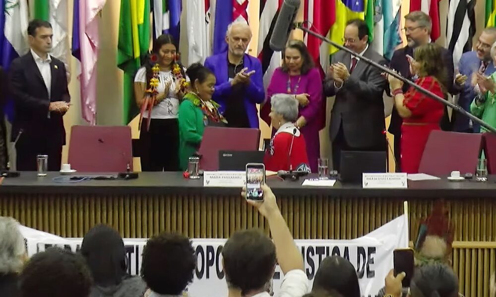 comissao-aprova-pedido-de-perdao-inedito-por-violacoes-na-ditadura