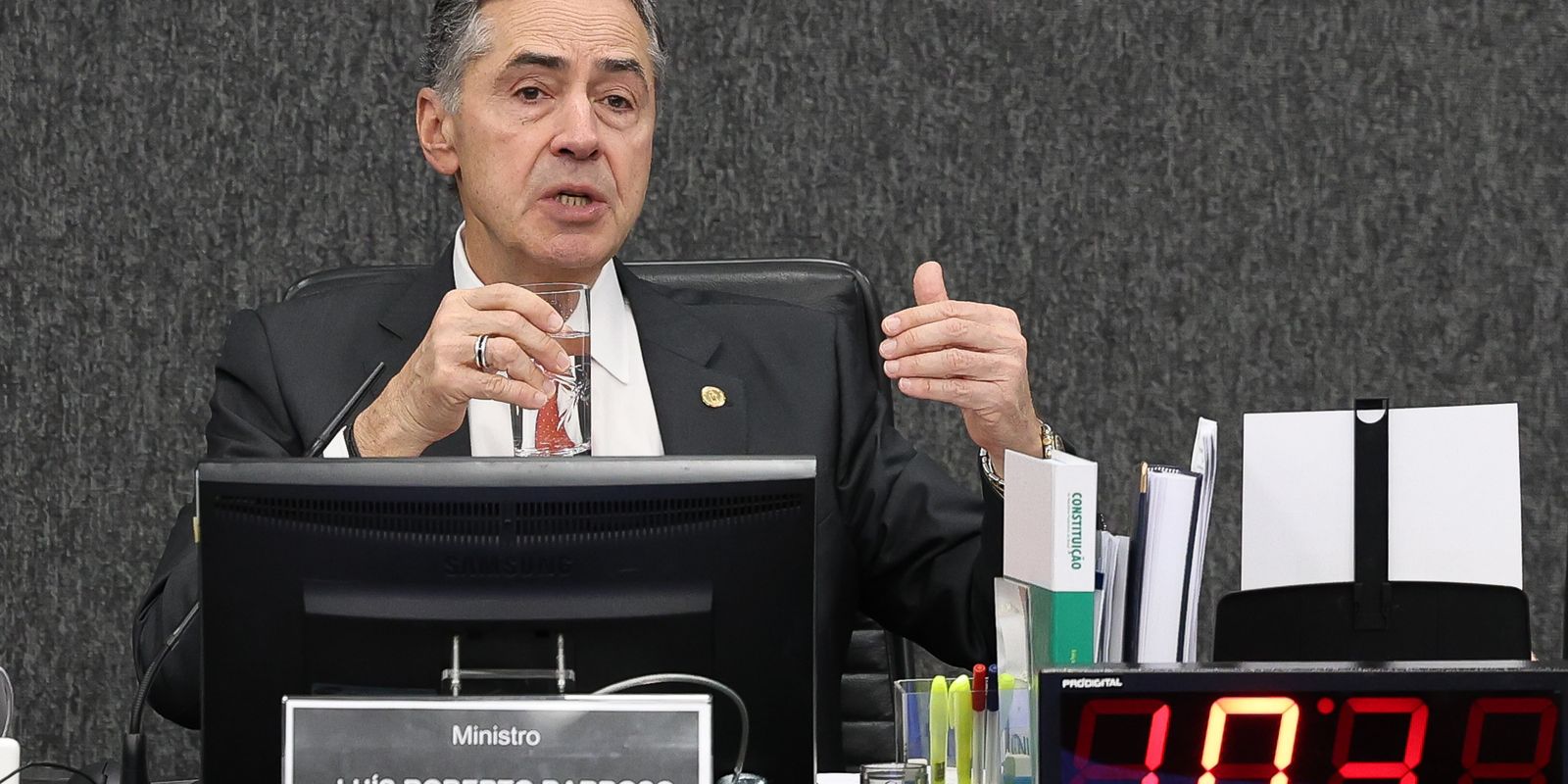 barroso-relembra-golpe-de-64-e-defende-democracia
