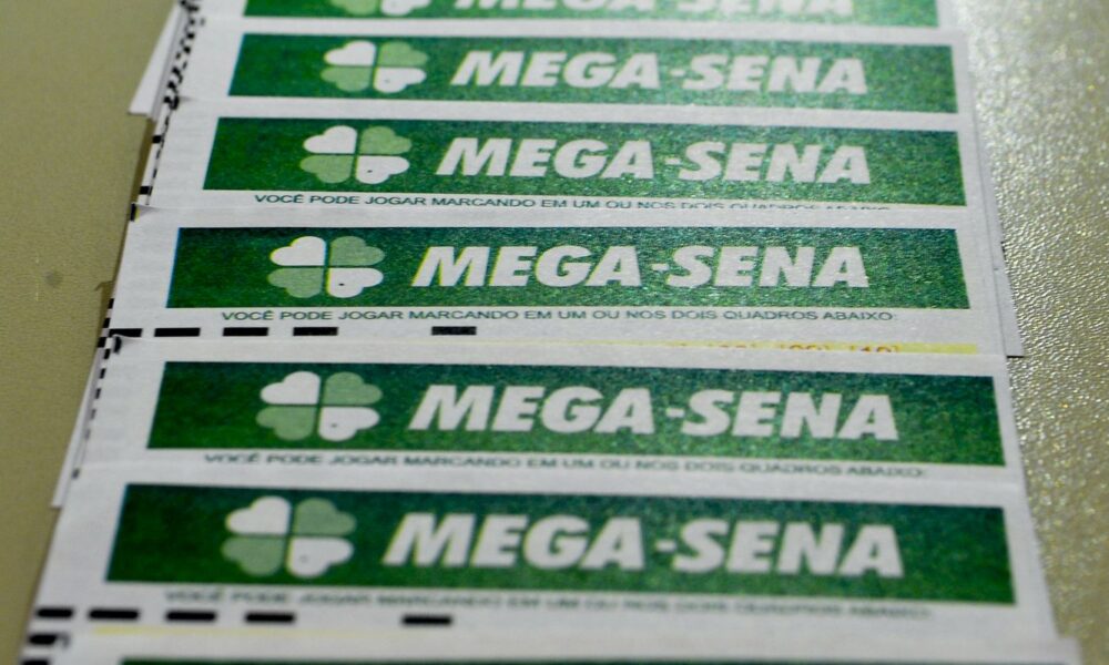 mega-sena-acumula-e-premio-vai-a-r$-17,5-milhoes