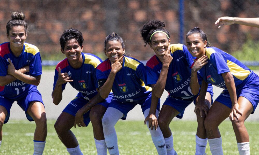 jubs-promovem-maior-participacao-feminina-no-futebol-universitario