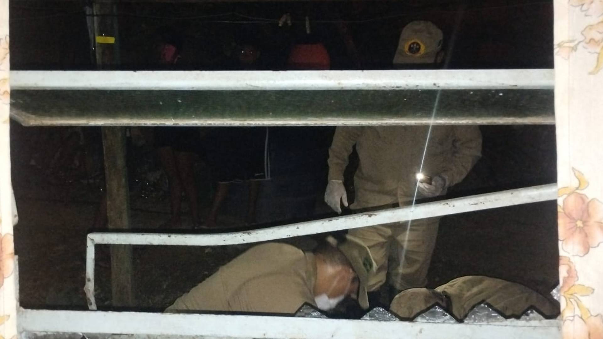 mulher-morre-ao-ficar-presa-em-janela-e-sofrer-parada-cardiorrespiratoria-em-corumba