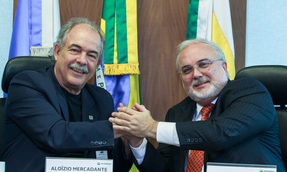 mercadante-evita-falar-de-petrobras-(petr4)-em-evento-no-bndes