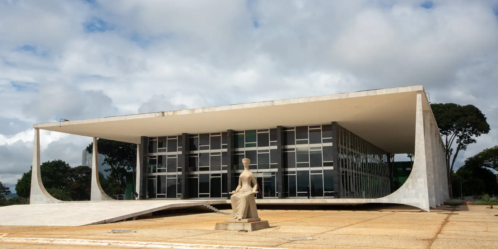 stf-valida-incidencia-de-pis-e-cofins-sobre-locacao-de-bens