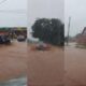 enxurrada-transforma-avenida-em-rio-no-nova-campo-grande:-'bocas-de-lobo-parecem-que-nao-funcionam'