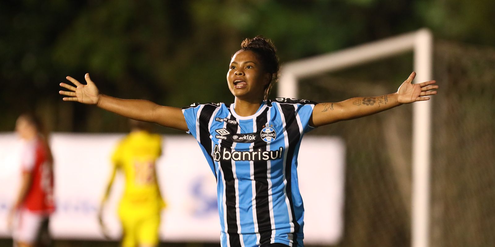 gremio-vence-classico-com-internacional-no-brasileiro-feminino