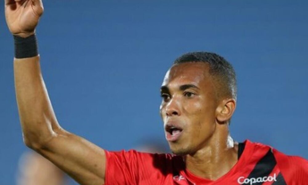 athletico-pr-supera-danubio-e-segue-com-100%-na-sul-americana;-red-bull-bragantino-tambem-vence