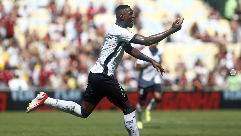 botafogo-supera-o-flamengo-no-maracana-e-aumenta-a-pressao-sobre-tite